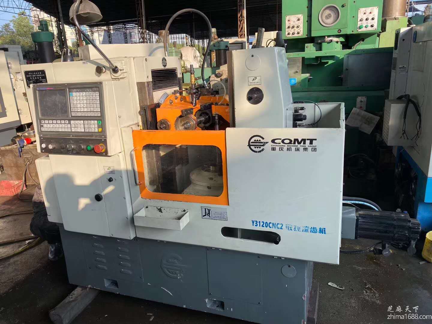 二手重庆Y3120CNC2数控滚齿机